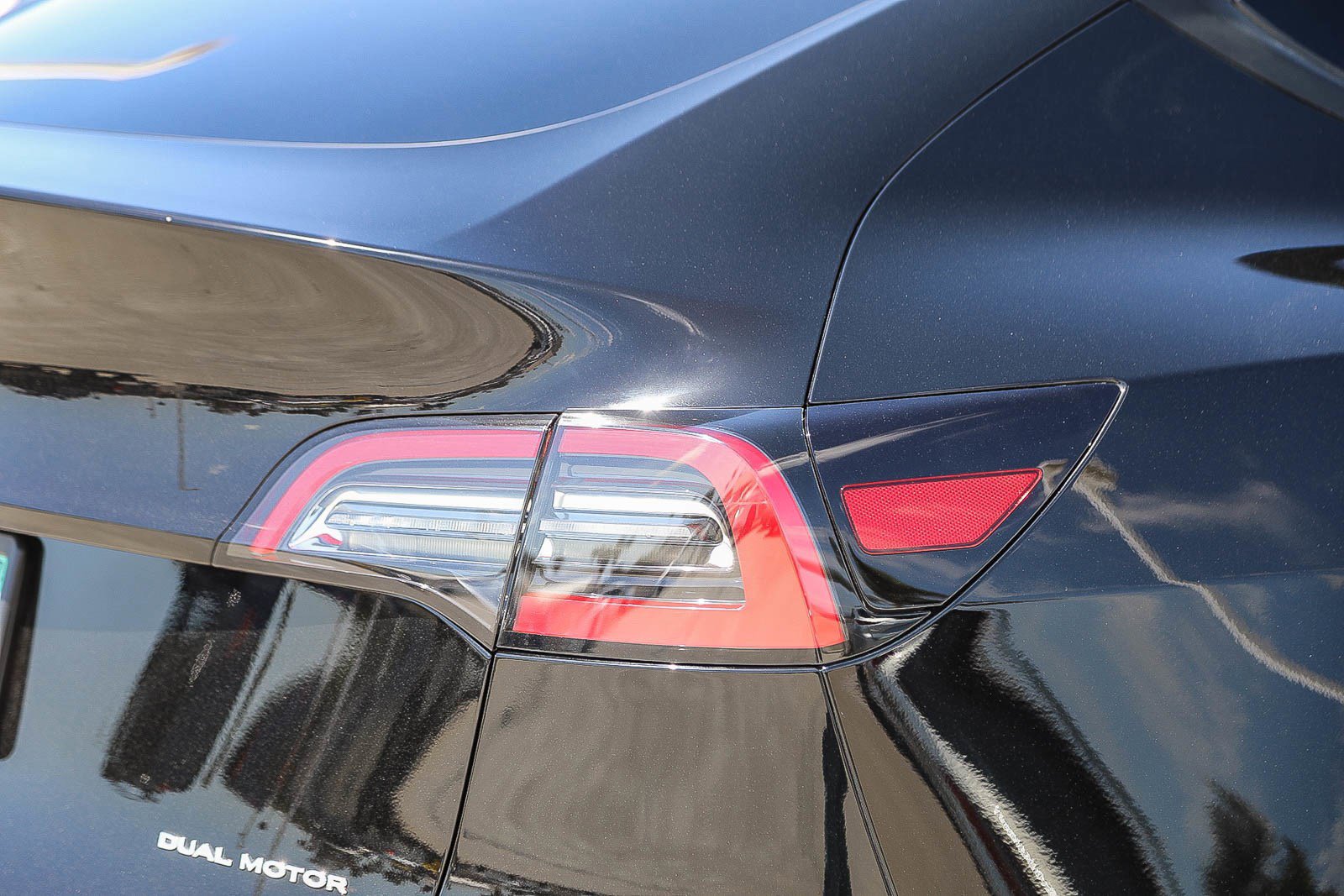 Used 2024 Tesla Model Y Long Range AWD/4WD image 9