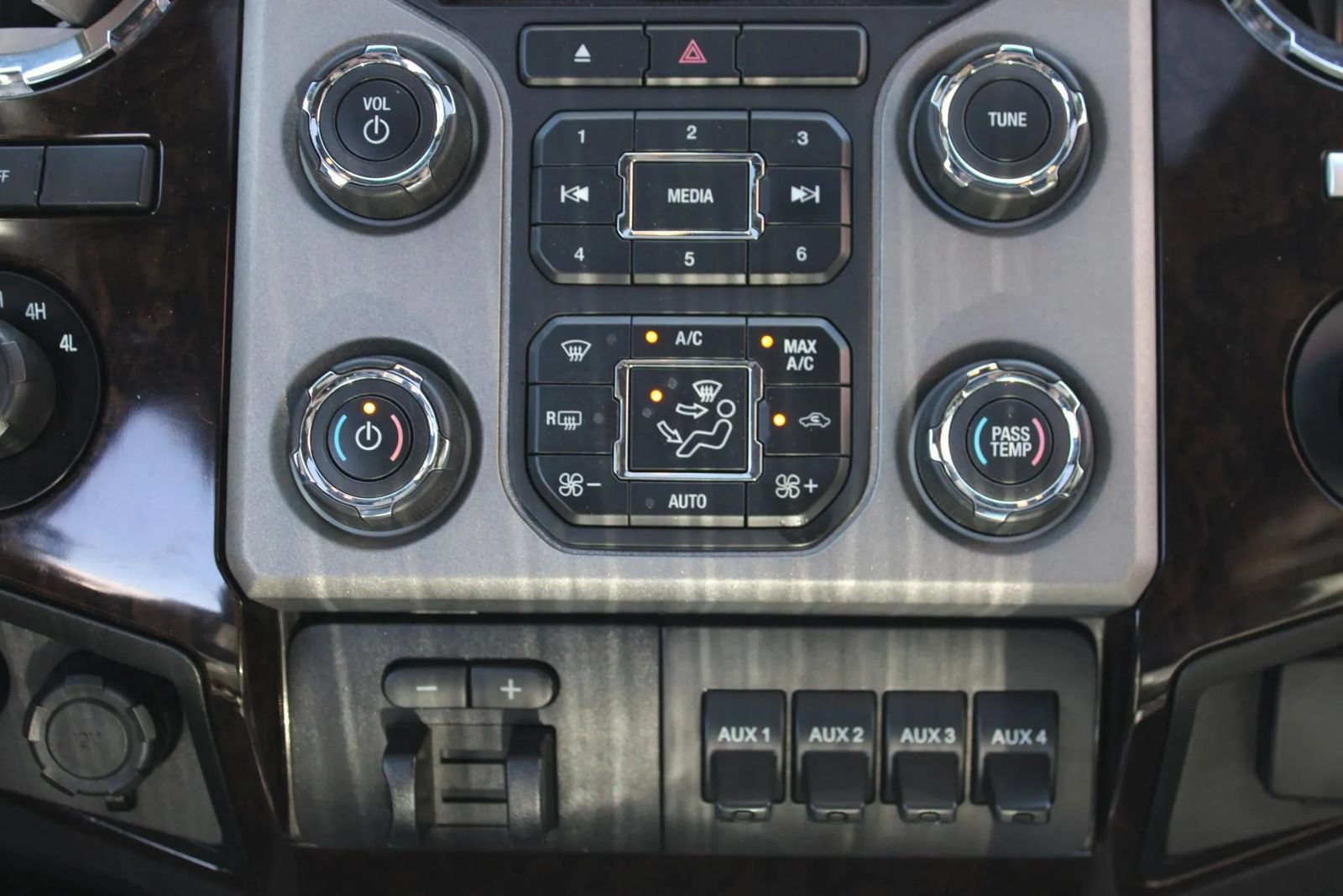 Used 2016 Ford F350 Platinum AWD/4WD image 25