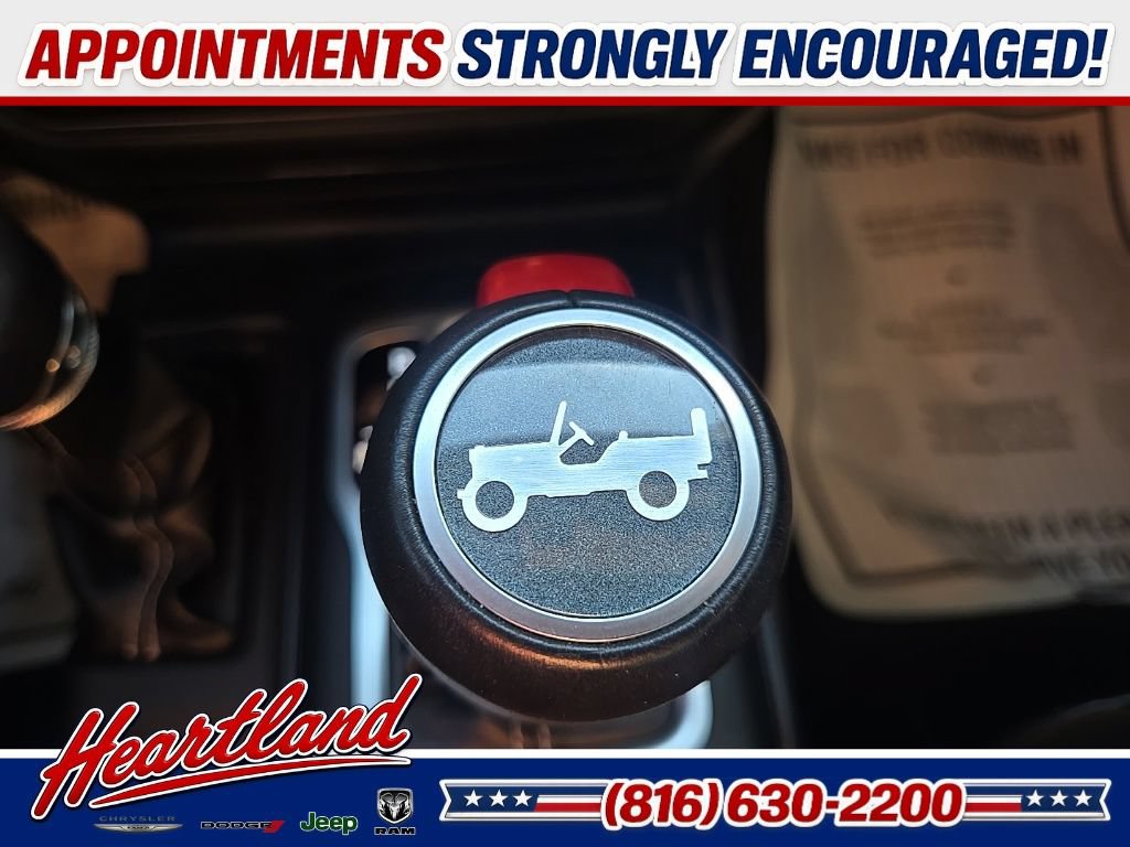 Used 2018 Jeep Wrangler Unlimited Sahara AWD/4WD image 61