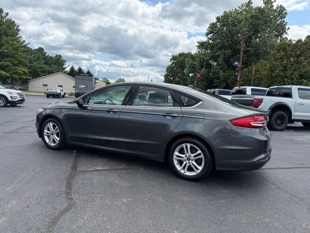 Used 2018 Ford Fusion SE w/ Fusion SE Technology Package FWD image 8
