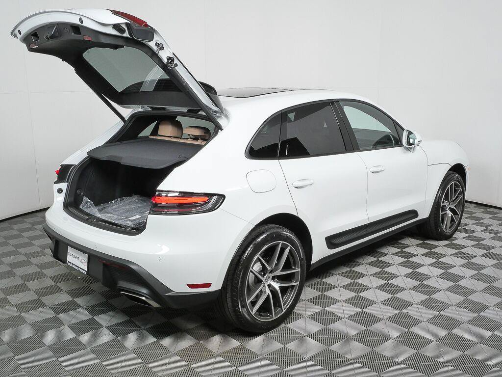 Certified 2026 Porsche Macan Turbo AWD/4WD image 29