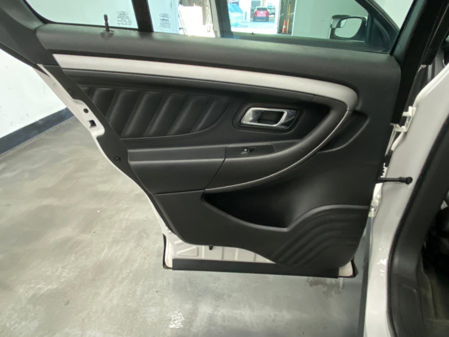 Used 2015 Ford Taurus SEL w/ Equipment Group 201A FWD image 44