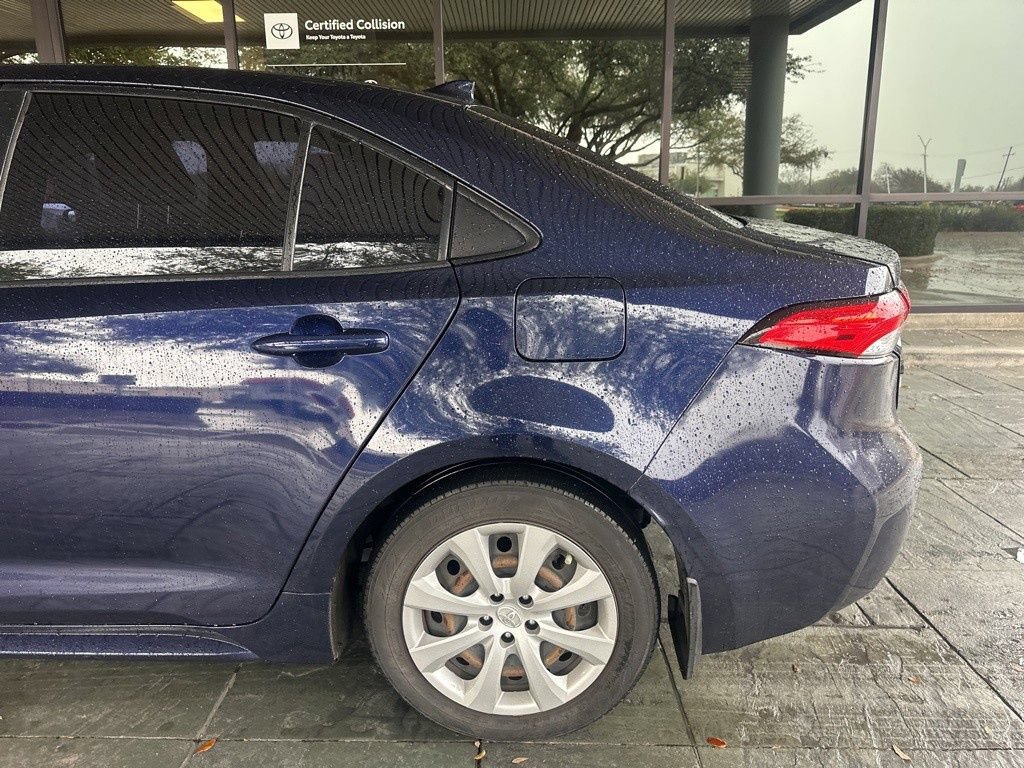 Used 2021 Toyota Corolla LE FWD image 6