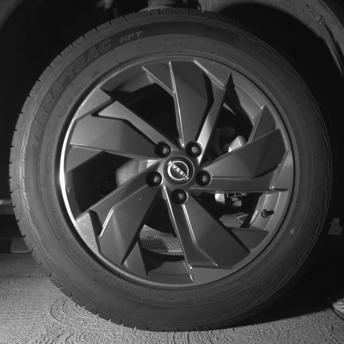 Used 2025 Nissan Rogue SV FWD image 13