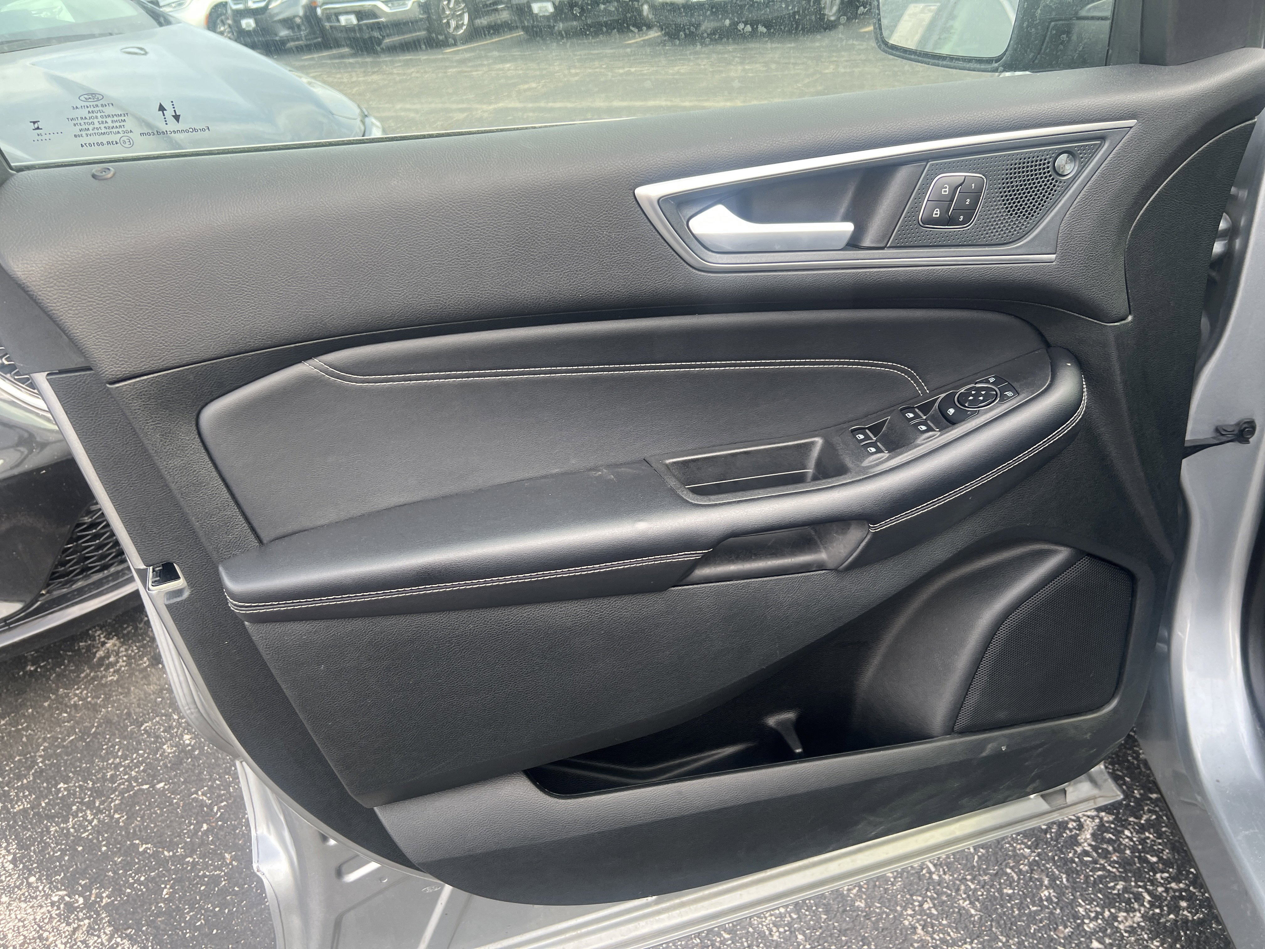 Used 2024 Ford Edge Titanium image 8