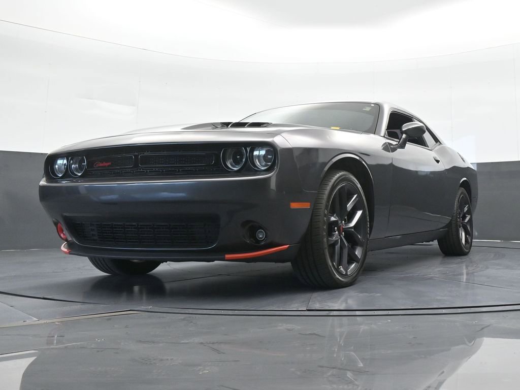 Used 2022 Dodge Challenger SXT w/ Driver Convenience Group RWD image 45
