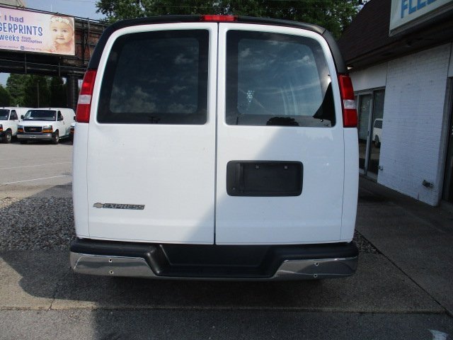 Used 2022 Chevrolet Express 2500 w/ Driver Convenience Package image 7