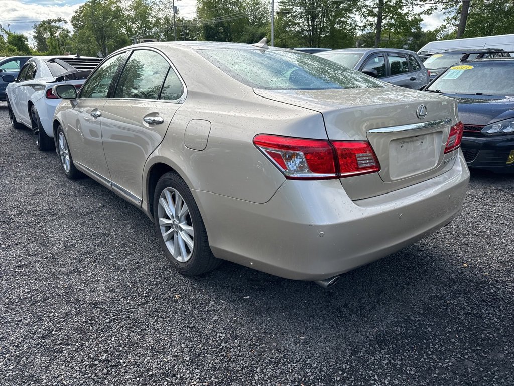 Used 2011 Lexus ES 350 image 2