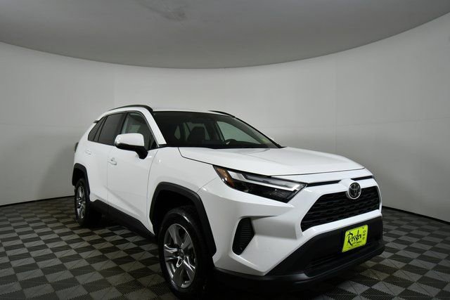 Used 2025 Toyota RAV4 XLE image 8