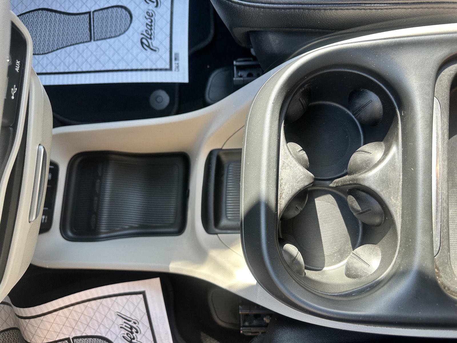 Used 2018 Chrysler Pacifica Touring-L FWD image 30