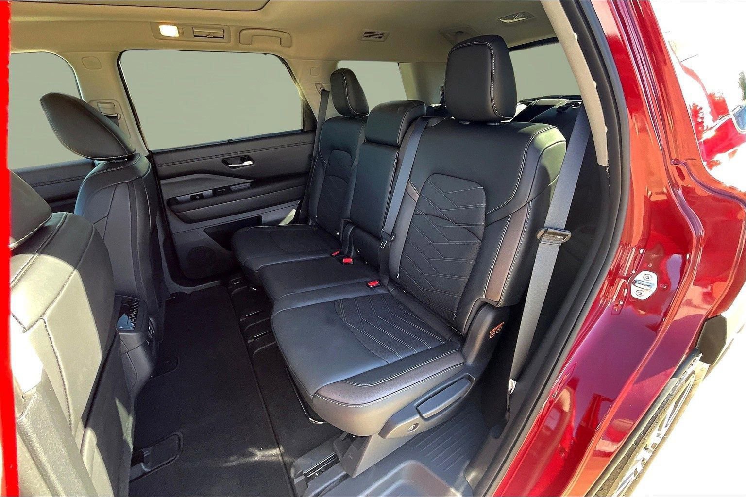 Certified 2024 Nissan Pathfinder Platinum w/ Cargo Package image 34