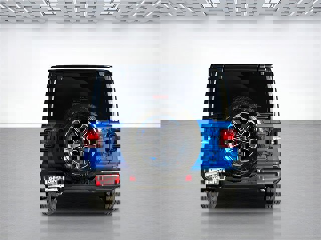 Used 2023 Jeep Wrangler Sahara image 5