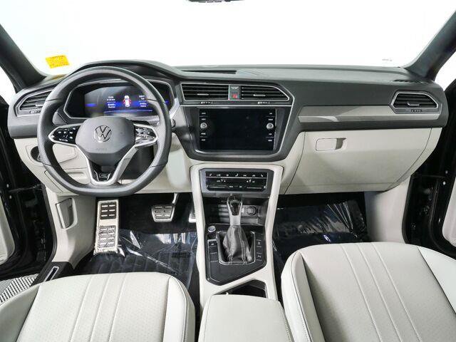 Used 2024 Volkswagen Tiguan SE R-Line FWD image 9