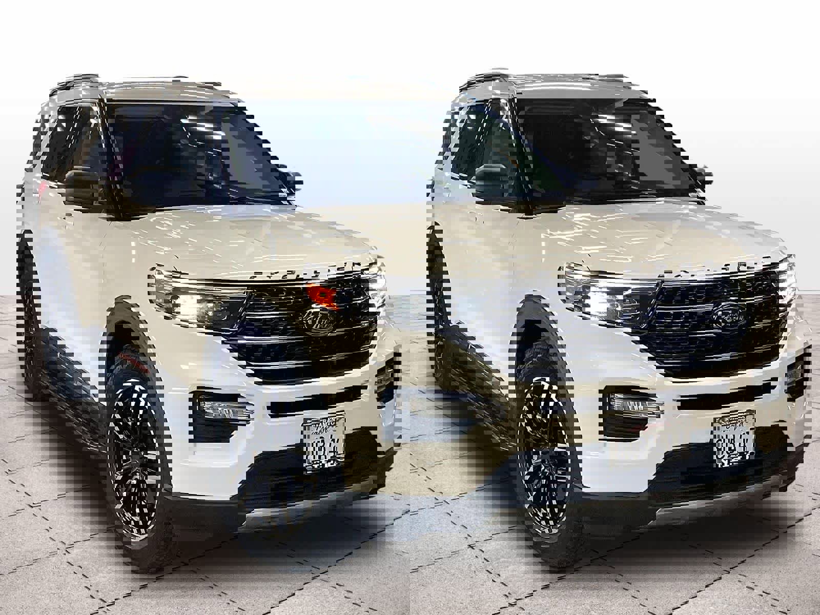 Used 2020 Ford Explorer XLT w/ Equipment Group 202A image 2