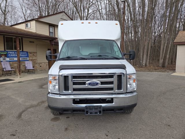 Used 2018 Ford E-350 and Econoline 350 Super Duty w/ Power Windows & Locks Group RWD image 9