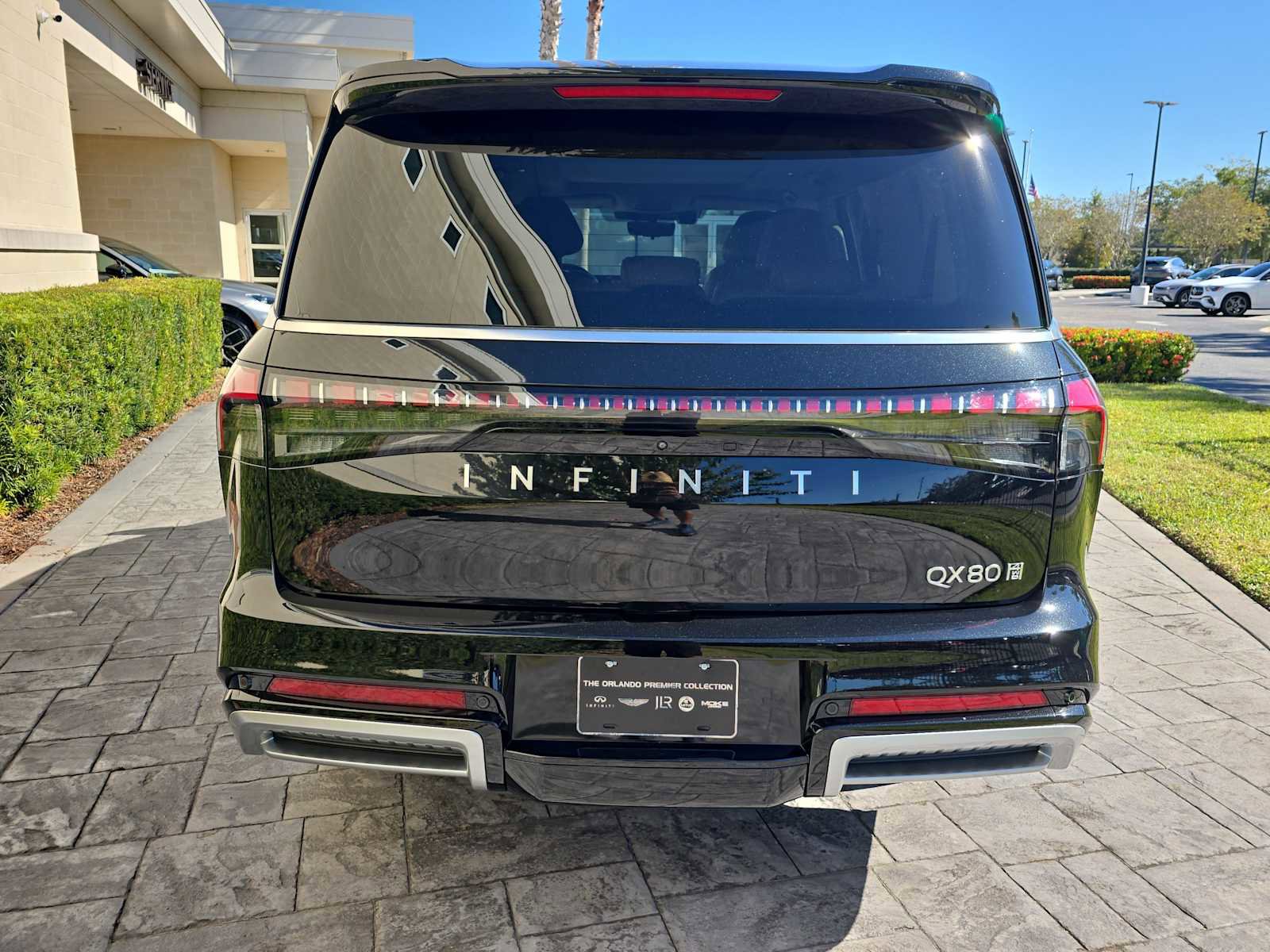 Certified 2025 INFINITI QX80 Sensory image 5