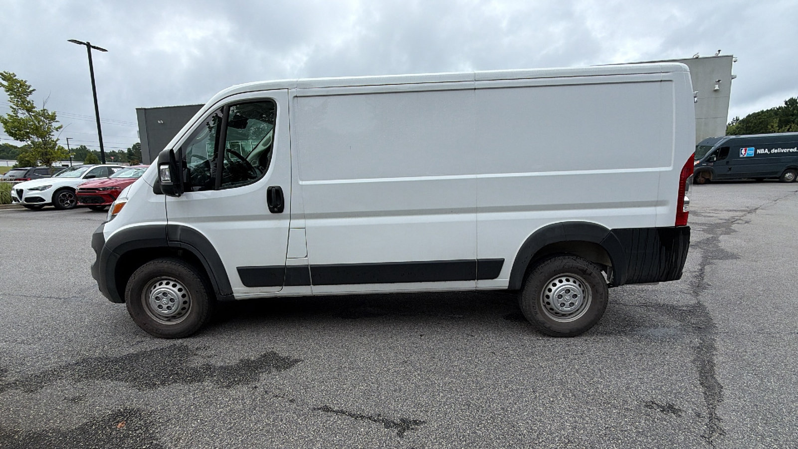 Used 2025 RAM ProMaster 2500 FWD image 11
