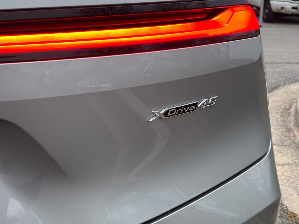 Used 2026 BMW iX xDrive45 image 8