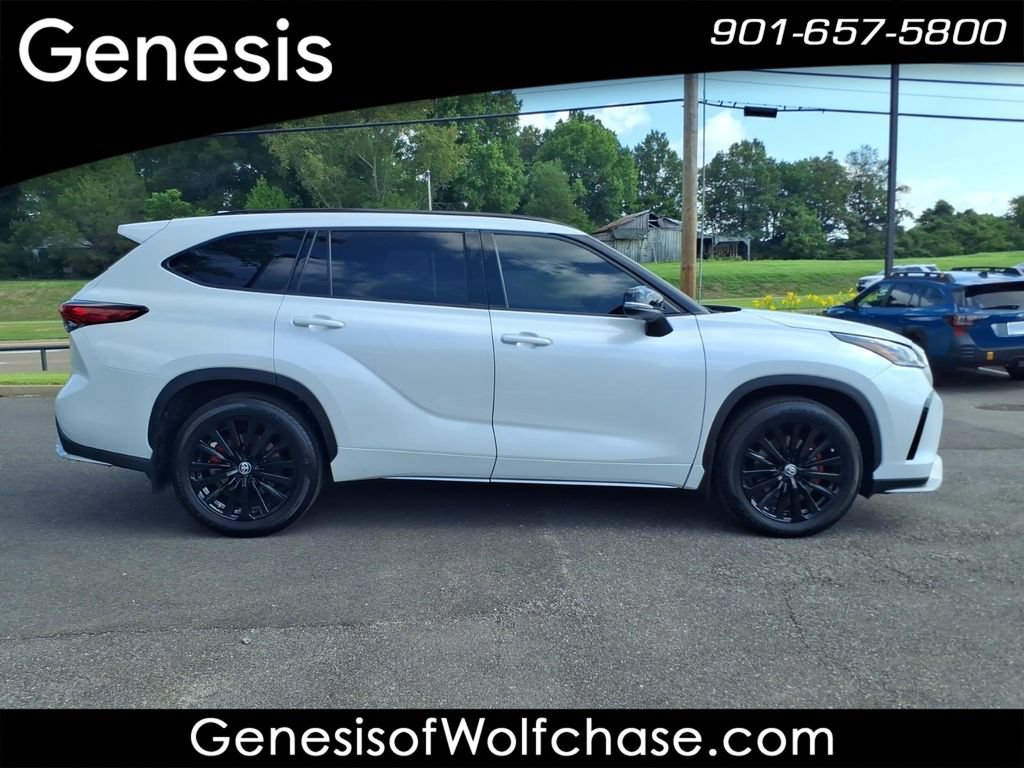 Used 2023 Toyota Highlander XSE FWD image 6