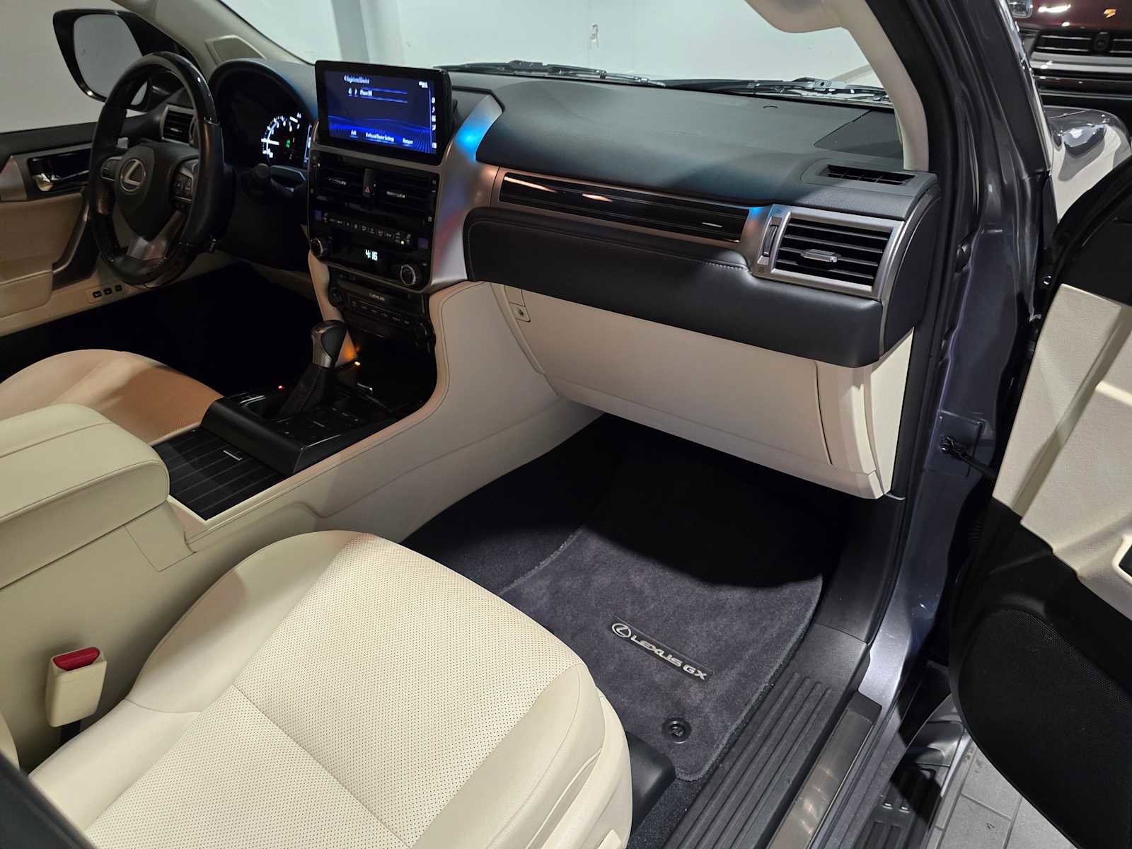 Used 2023 Lexus GX 460 Premium w/ Premium Plus Package image 14