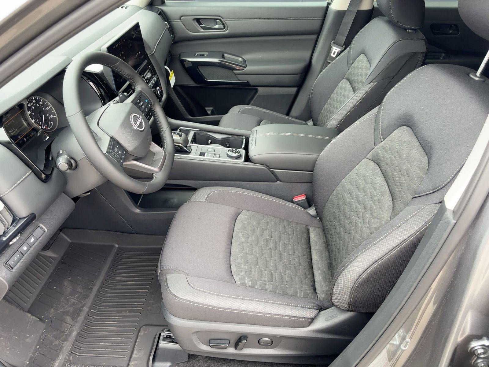 New 2026 Nissan Pathfinder SV image 5