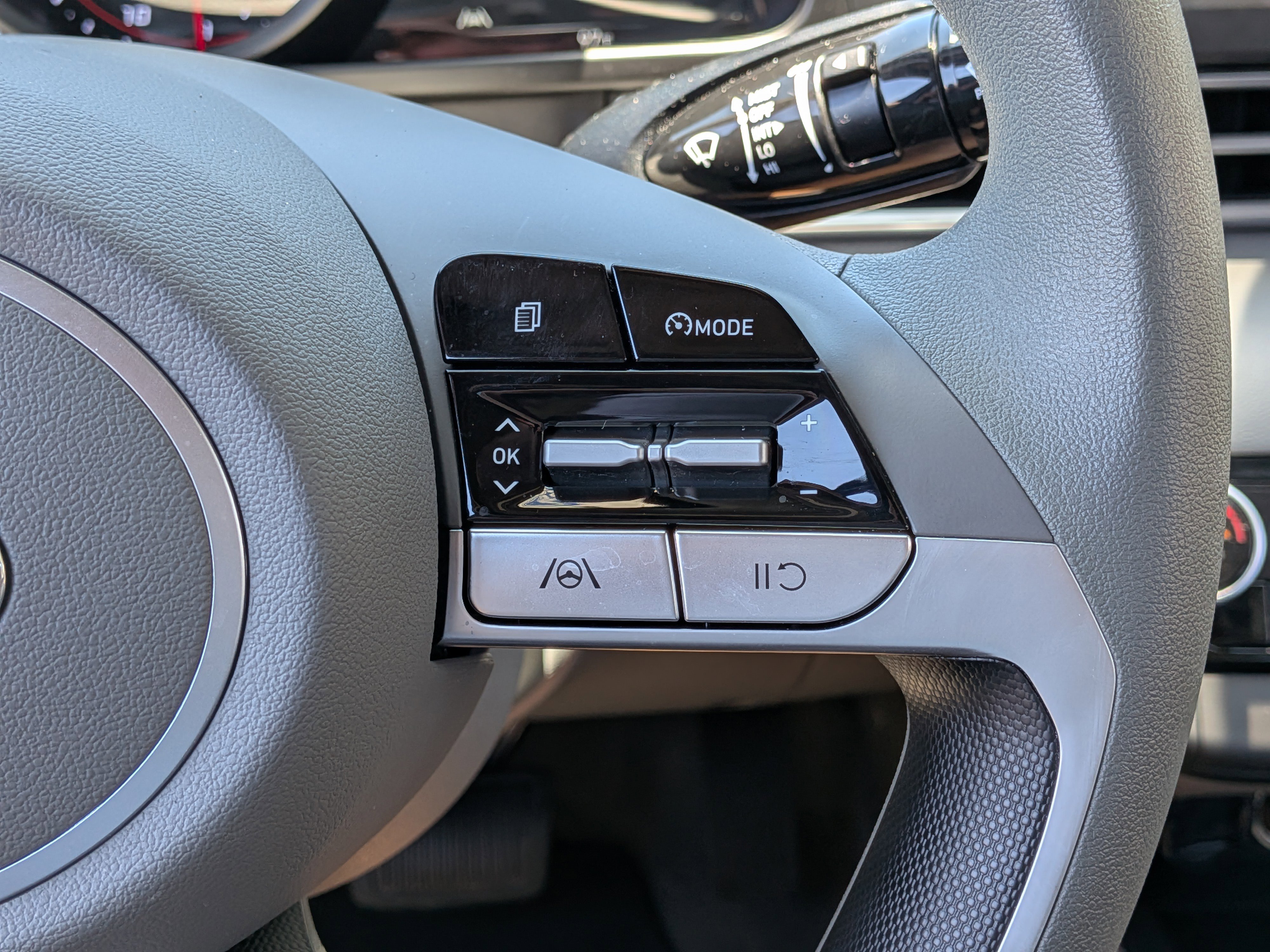 Used 2023 Hyundai Elantra SEL FWD image 24