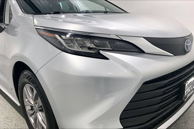 Used 2021 Toyota Sienna LE FWD image 38