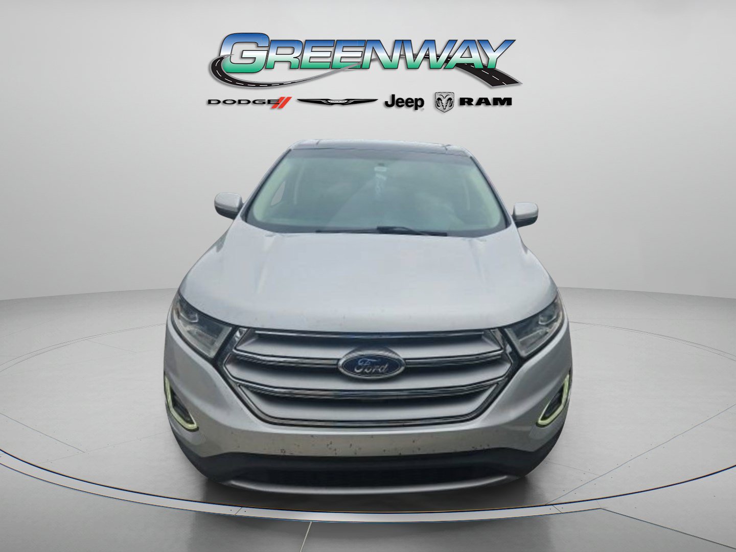 Used 2018 Ford Edge Titanium w/ Equipment Group 301A FWD image 2