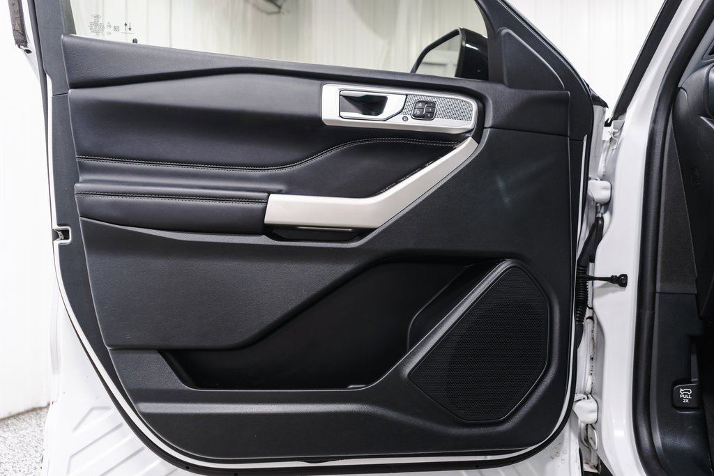 Used 2021 Ford Explorer Limited w/ Equipment Group 301A image 26