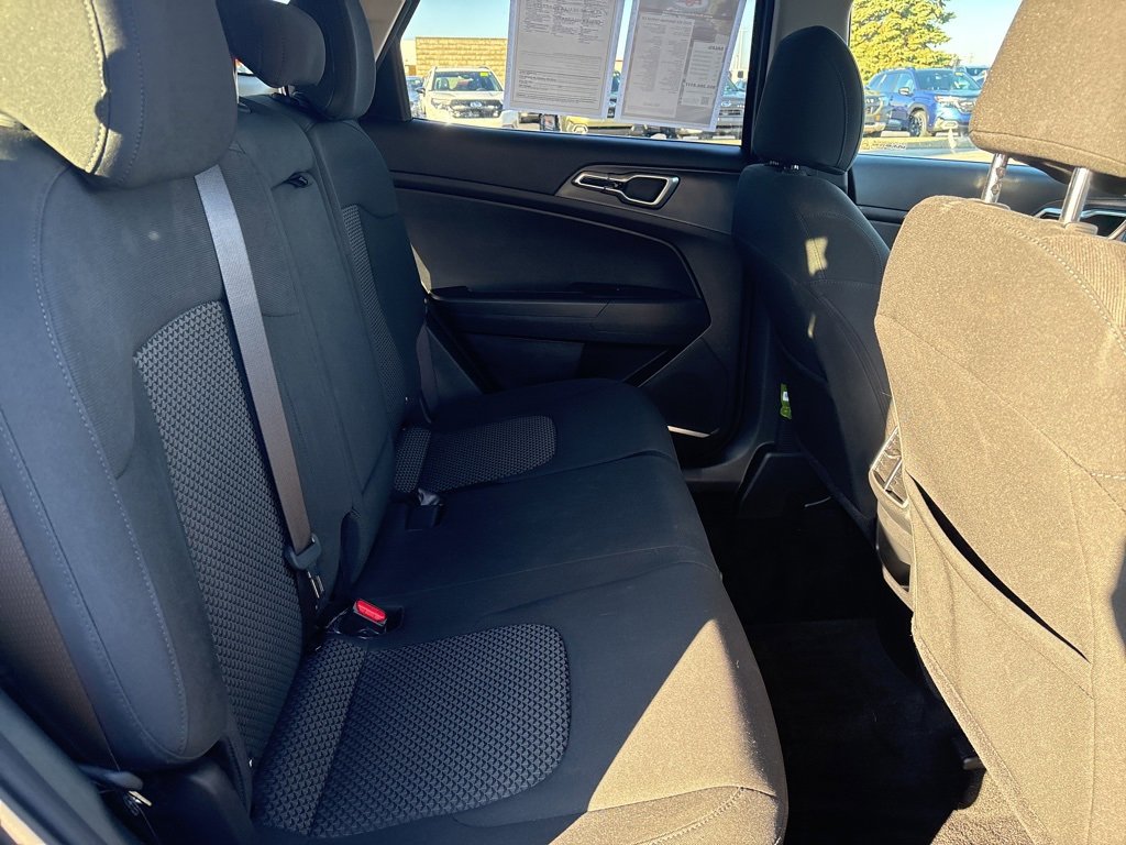 Used 2023 Kia Sportage LX image 11