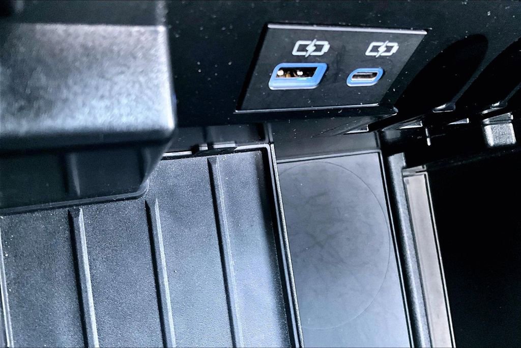 Used 2023 Toyota Sequoia Platinum image 16