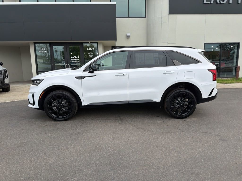 Certified 2023 Kia Sorento SX AWD/4WD image 2