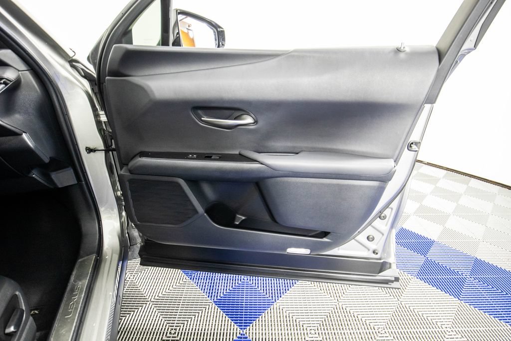 Used 2019 Lexus UX 200 F Sport w/ F Sport Premium Package FWD image 16