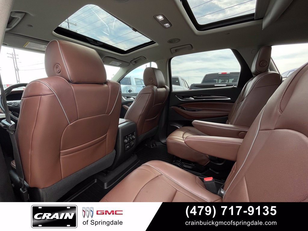Used 2018 Buick Enclave Avenir w/ Avenir Technology Package FWD image 27