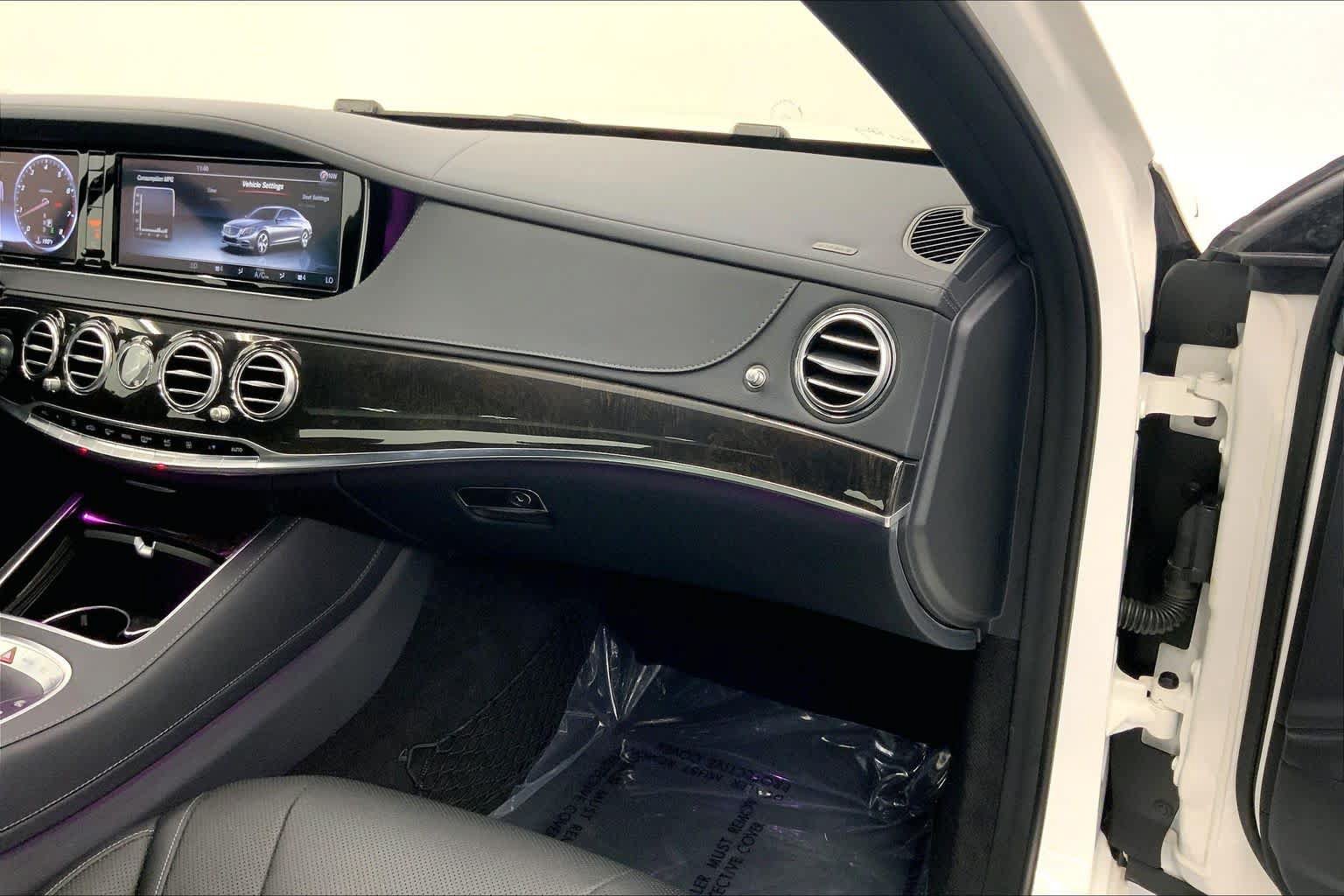 Used 2017 Mercedes-Benz S 550 Sedan image 27