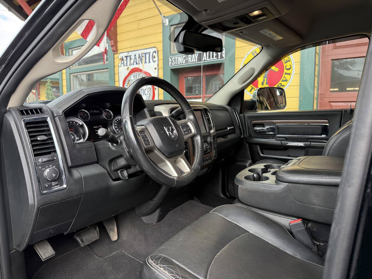 Used 2015 RAM 2500 Laramie AWD/4WD image 14