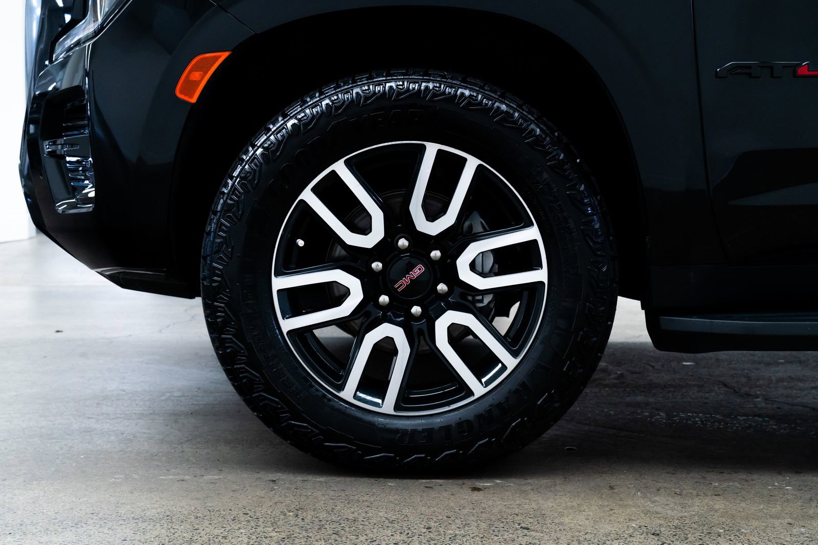 Used 2023 GMC Yukon XL AT4 w/ LPO, Floor Liner Package image 7