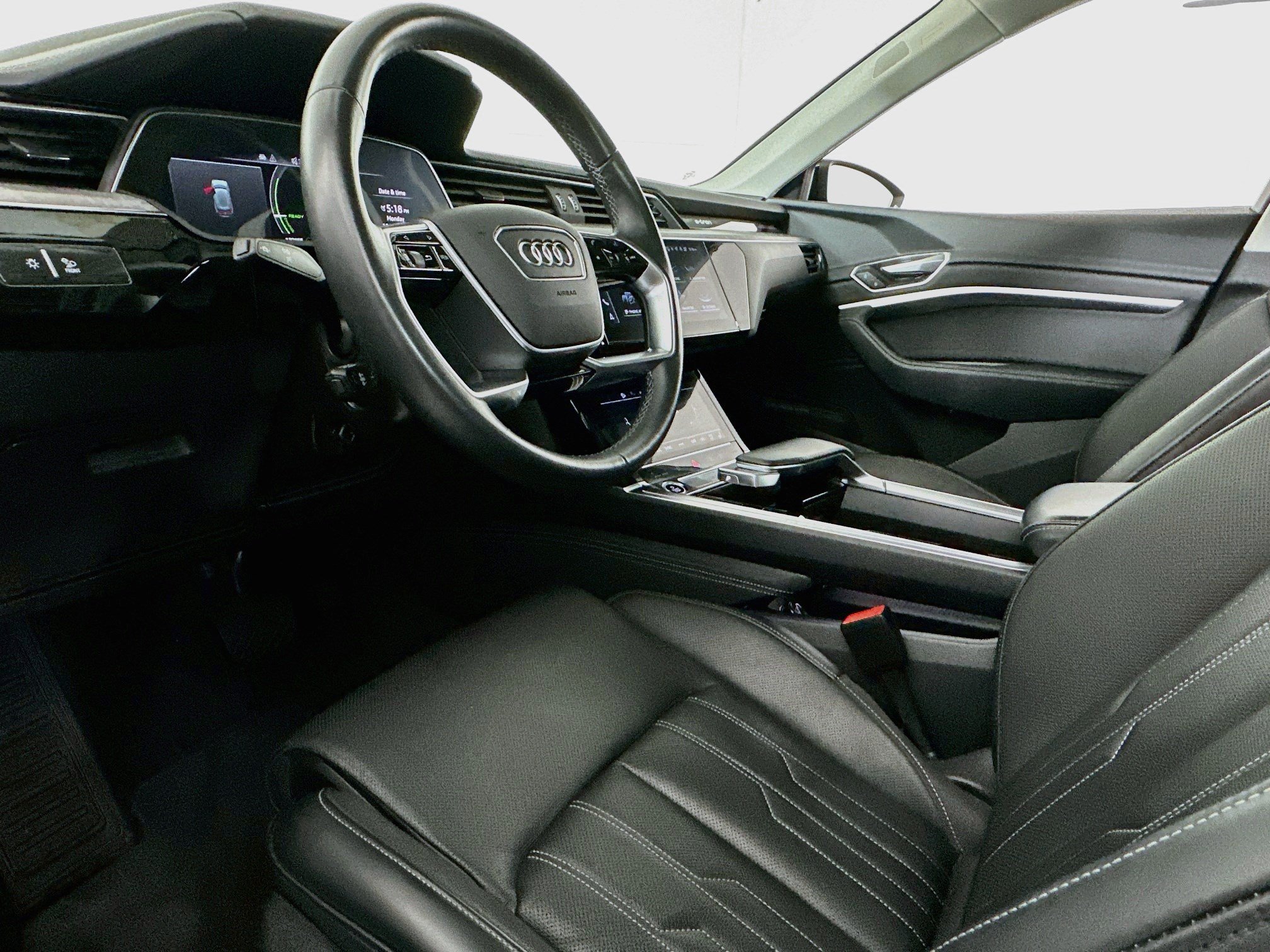 Used 2024 Audi Q8 e-tron Prestige w/ Prestige Package AWD/4WD image 7