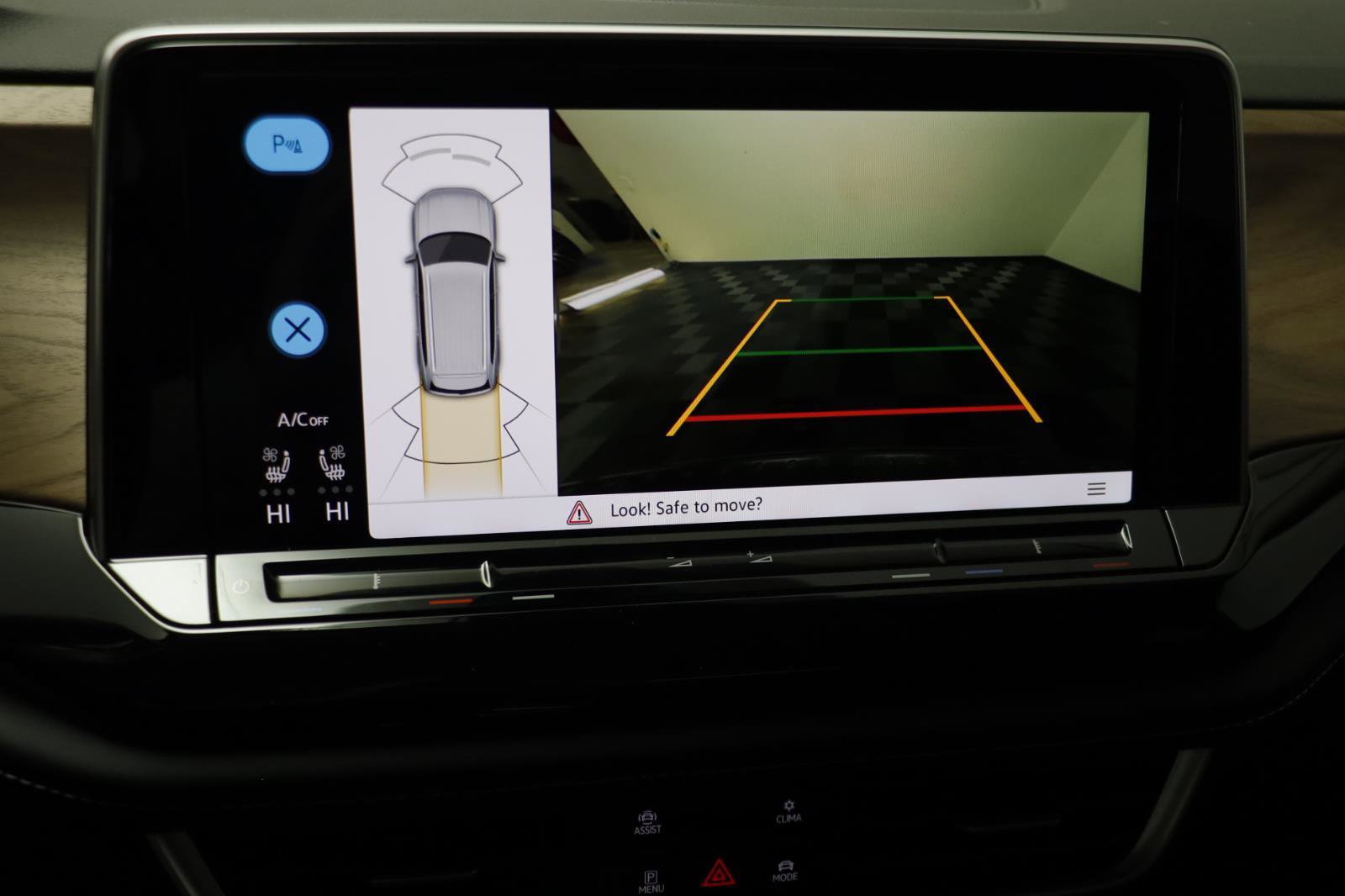 New 2026 Volkswagen Atlas SE image 9