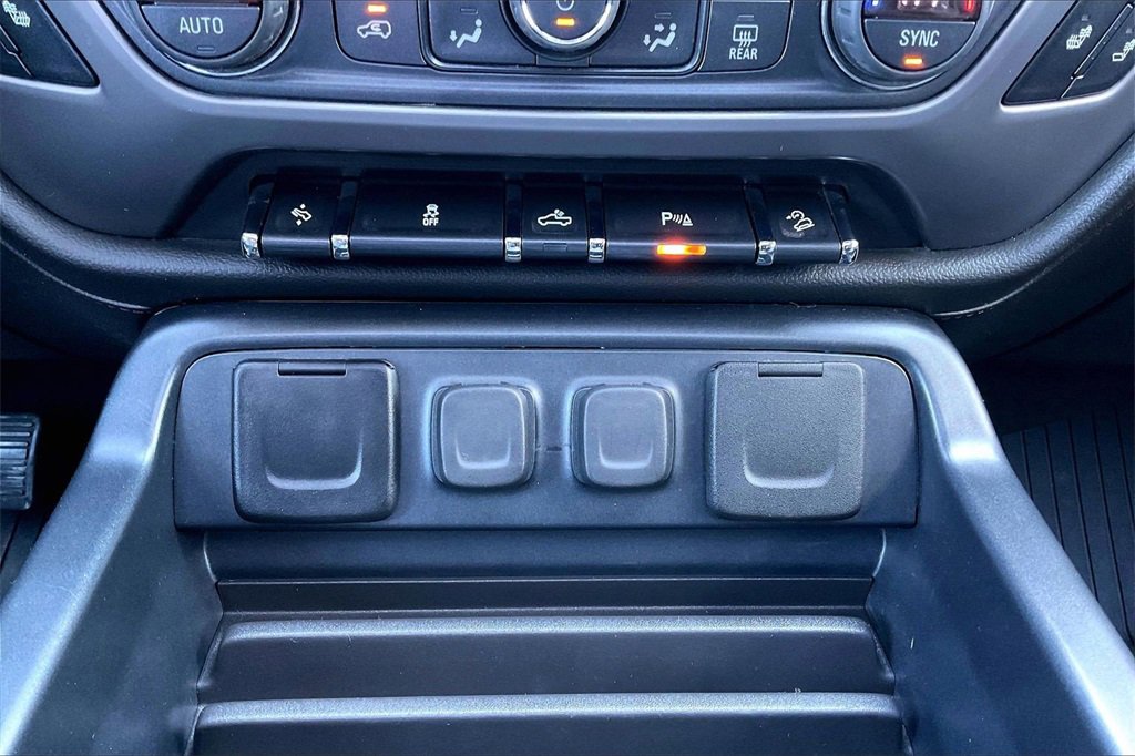 Used 2018 GMC Sierra 1500 SLT w/ All Terrain X Package image 33