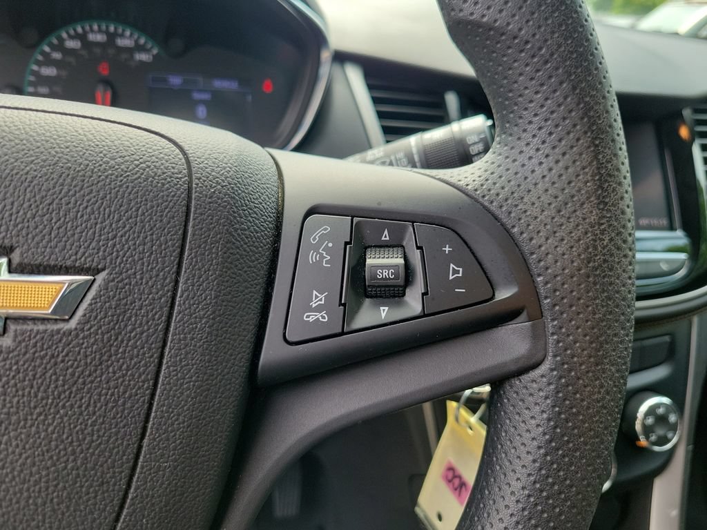 Used 2020 Chevrolet Trax LS FWD image 27