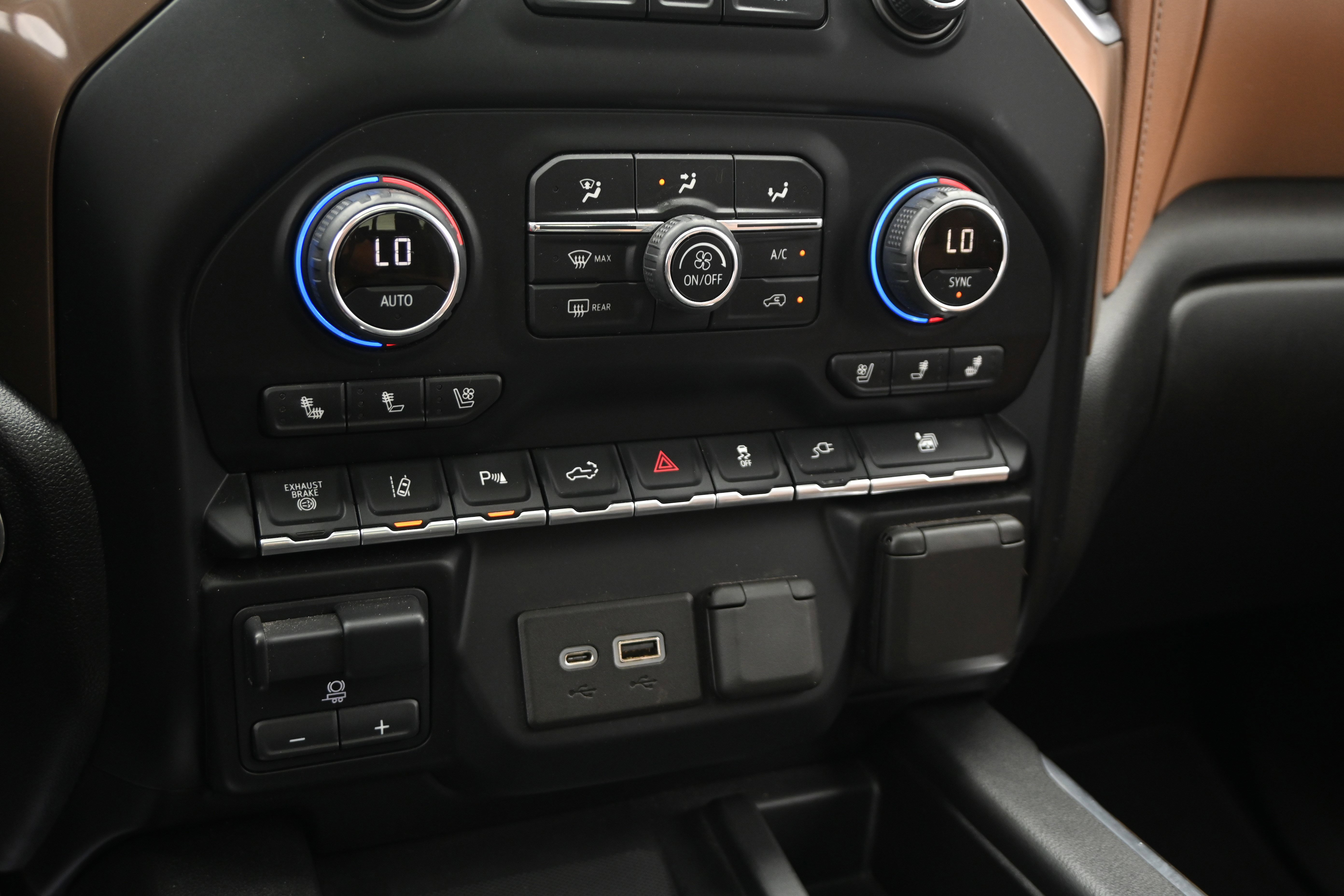 Used 2020 Chevrolet Silverado 2500 High Country image 22