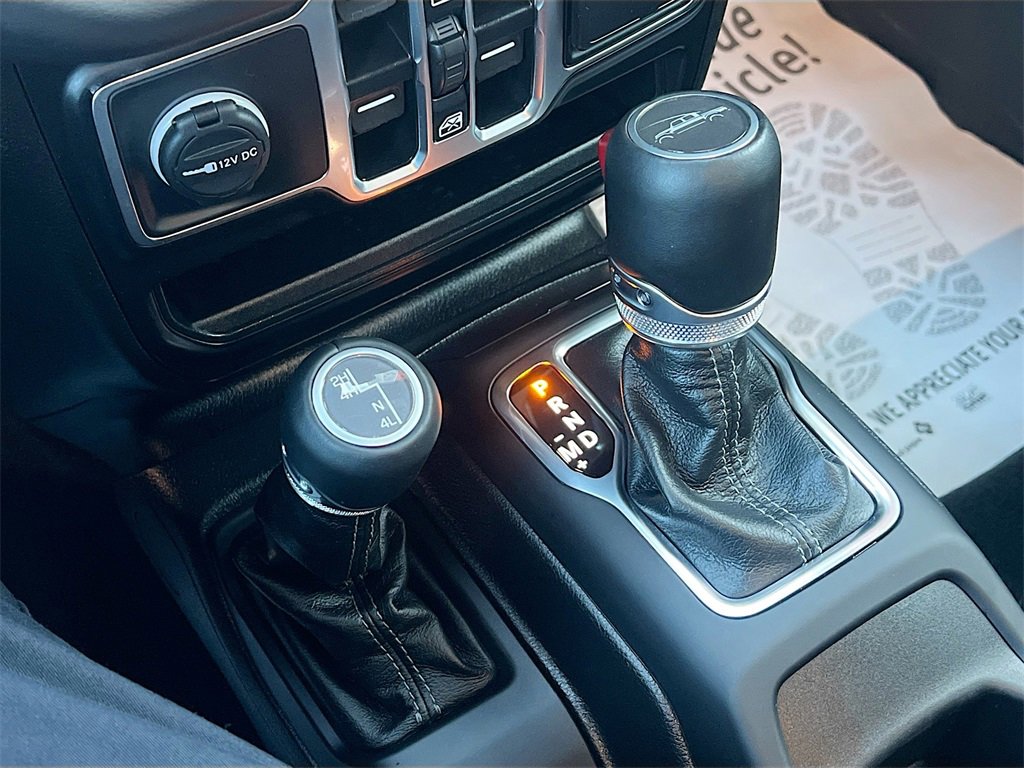 Used 2024 Jeep Gladiator Willys image 16