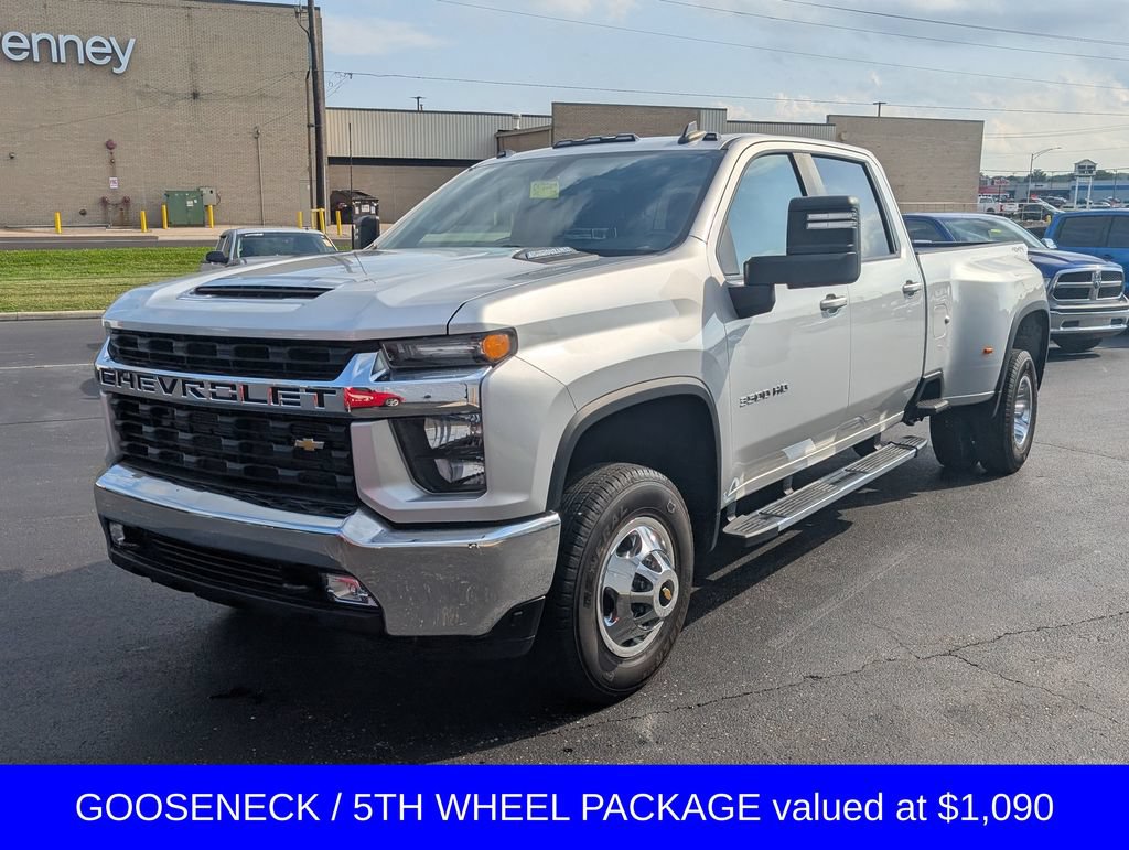 Used 2022 Chevrolet Silverado 3500 LT w/ Convenience Package AWD/4WD image 4
