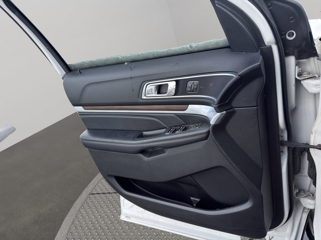 Used 2017 Ford Explorer Limited w/ Equipment Group 303A image 14