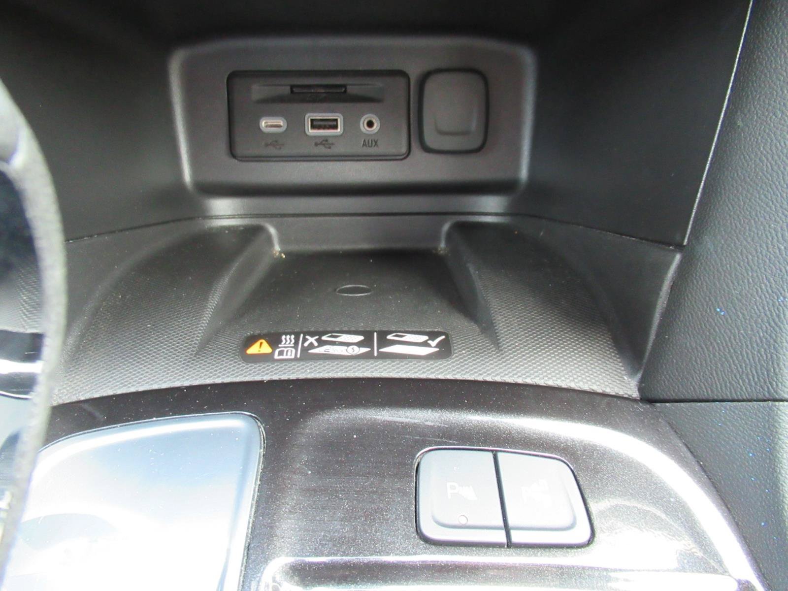 Used 2023 Chevrolet Equinox Premier FWD image 26