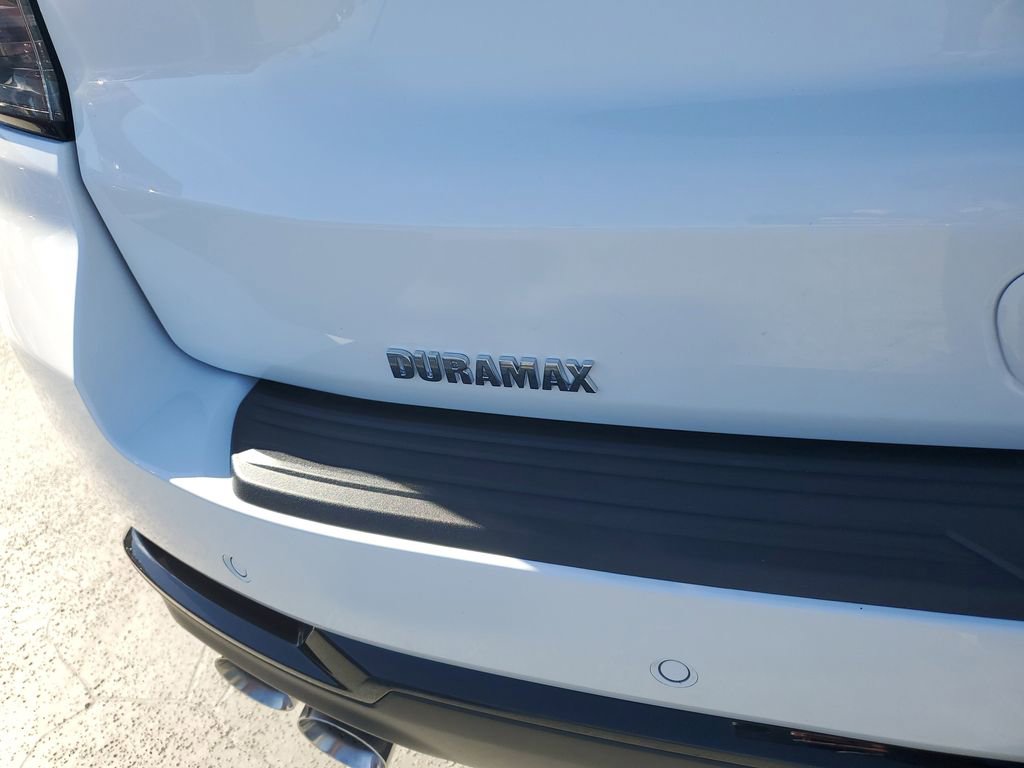 New 2026 Chevrolet Suburban RST image 8