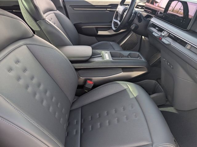Used 2025 Kia EV9 Wind image 11