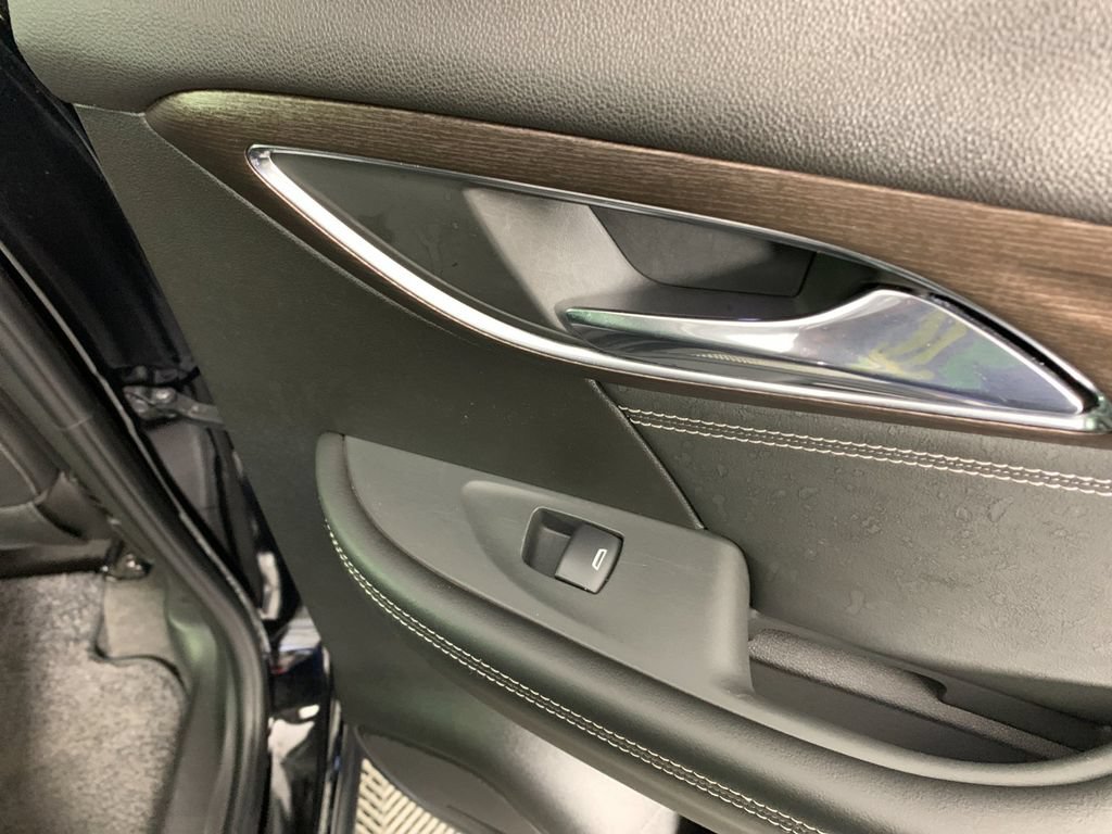 Used 2023 Buick Envision Avenir FWD image 37
