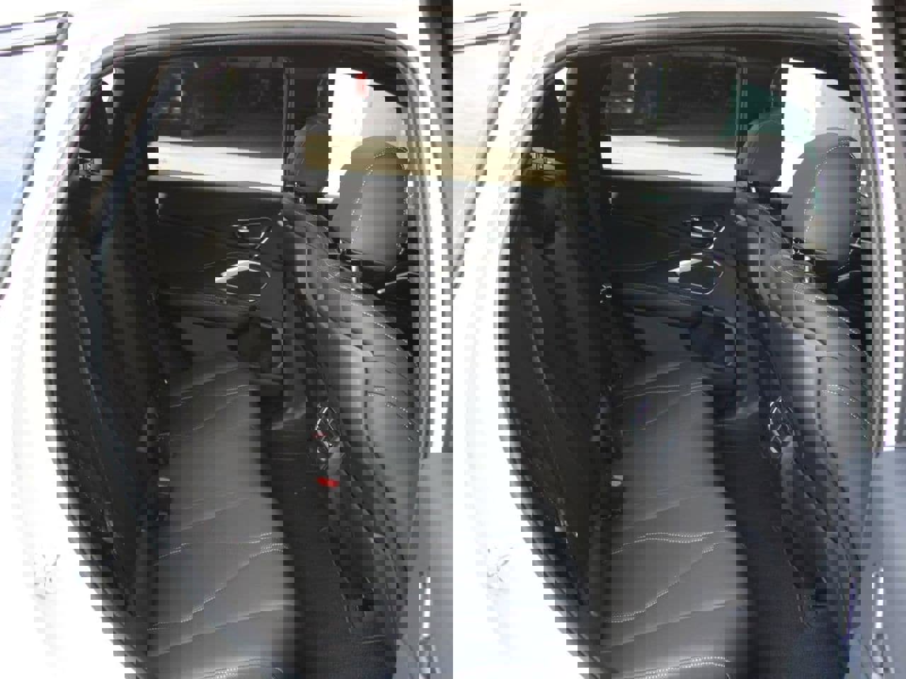 Used 2025 Acura RDX SH-AWD image 13